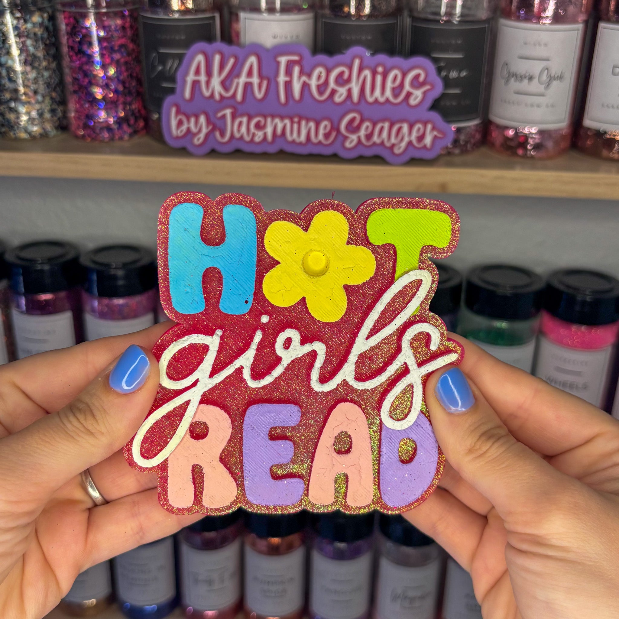 hot girls read pastel
